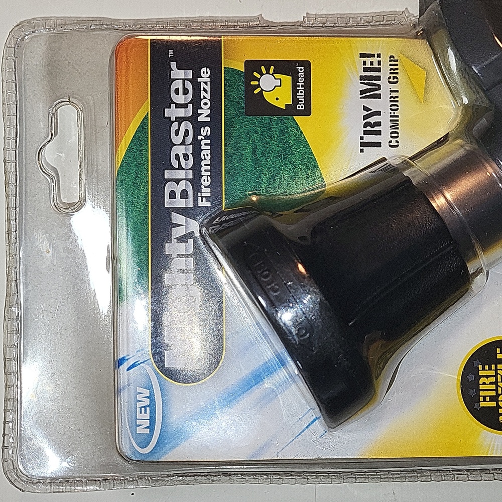 NWOT Mighty Blaster Garden Hose Nozzle Hand Sprayer